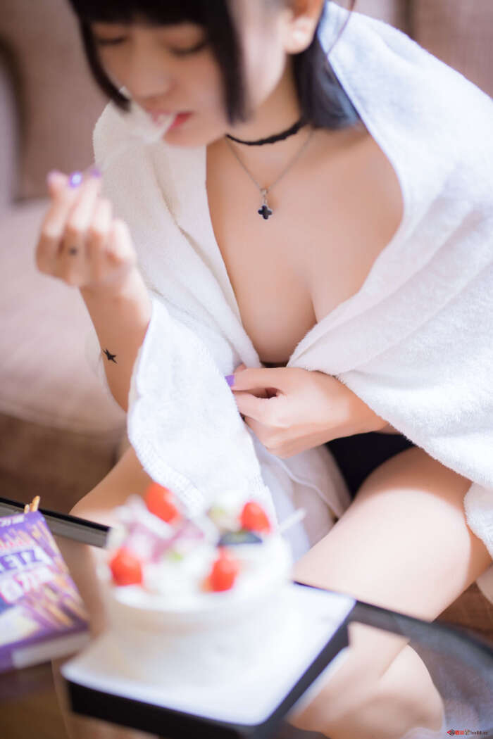 婴紫炸毛总裁不艹粉写真合辑｜萌系可爱Coser写真全集下载