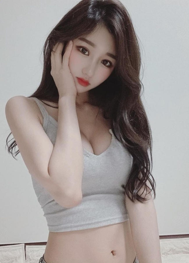 徐雅(SEOA)视频合集下载!韩国时尚模特的都市潮流风 + 直播视频 徐雅(SEOA)视频合集下载!韩国时尚模特的都市潮流风 + 直播视频