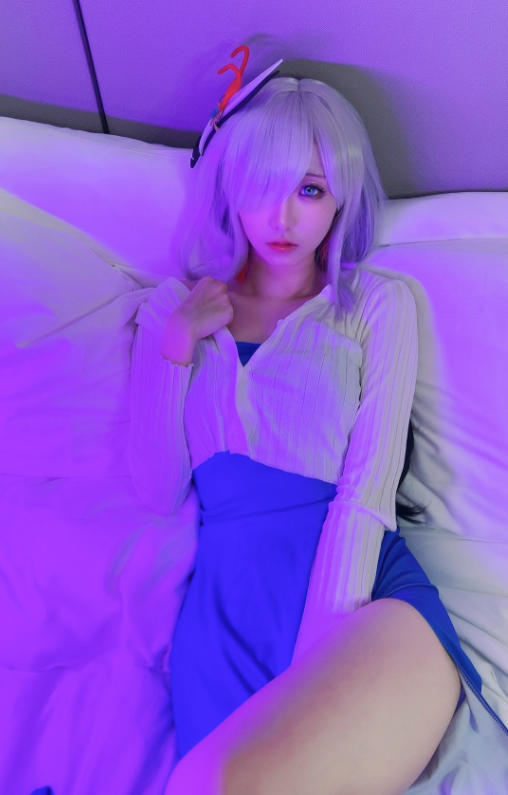 屑雪雪鸭写真合集下载｜高还原Cosplay与轻性感写真全集