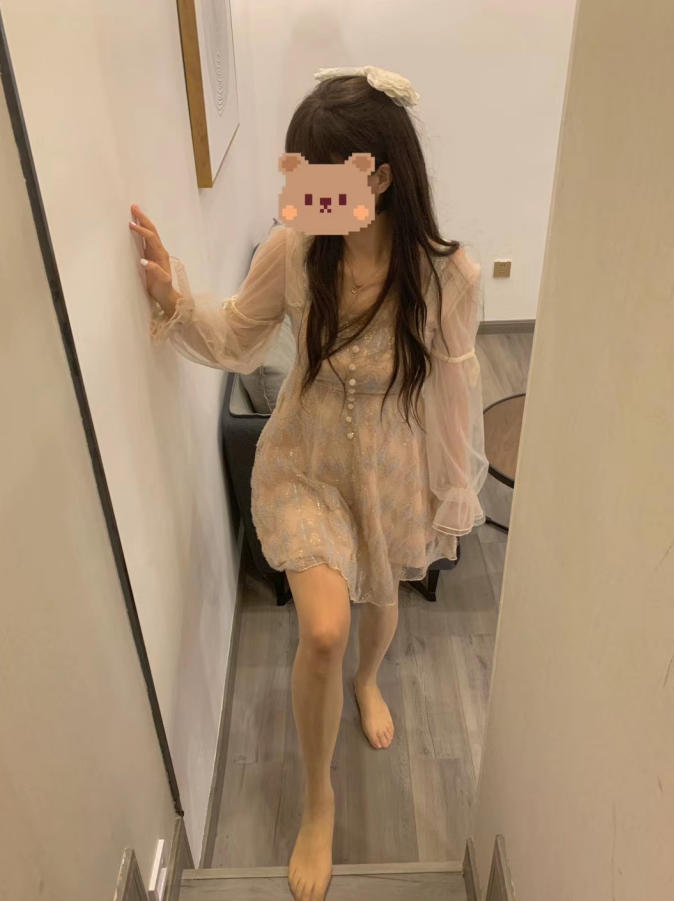 无敌哒小姨妈写真合集下载：御姐气质与丝足艺术的完美融合，高清视觉盛宴尽收眼底