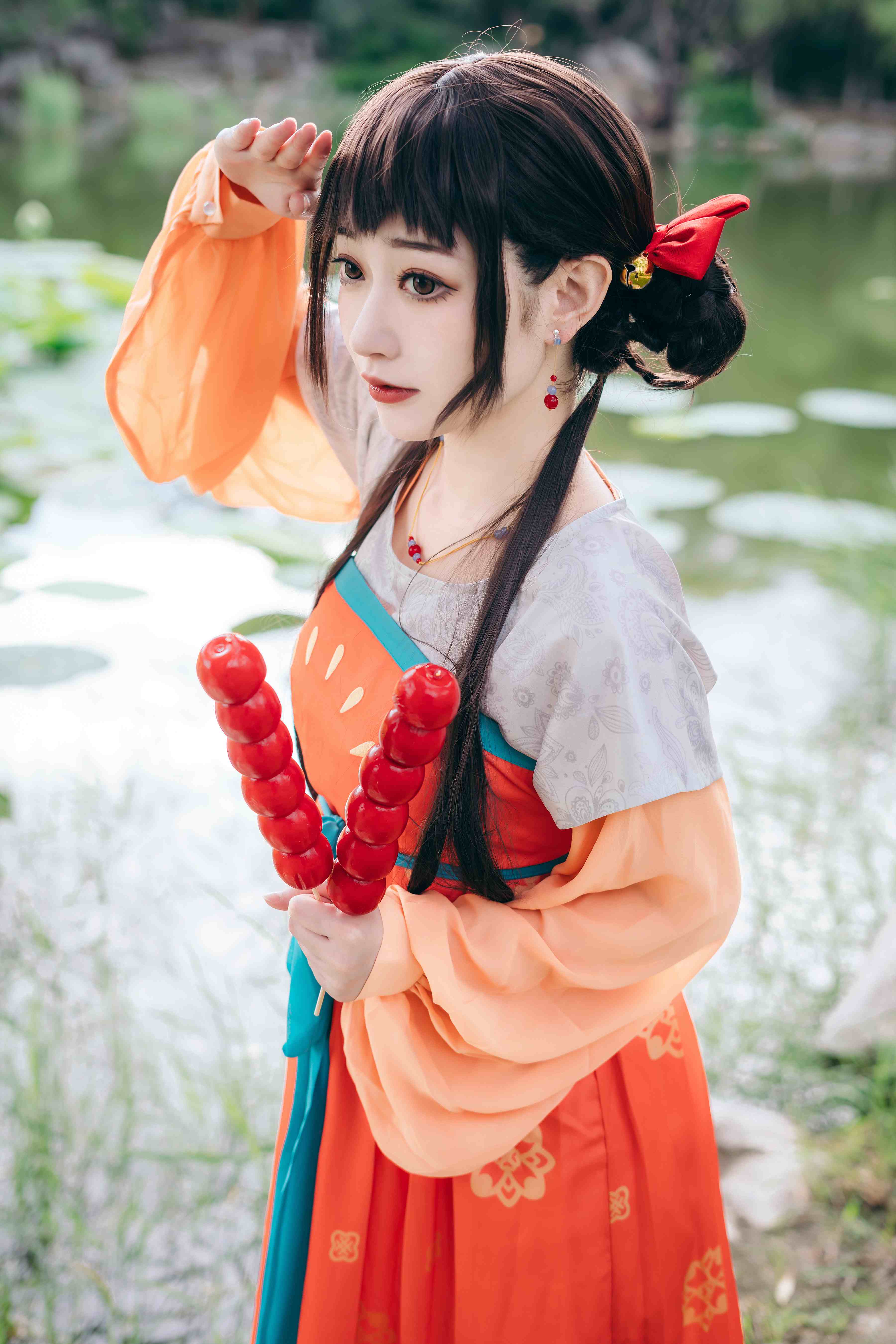 桃墨公子Cosplay写真合集下载：从八重神子到暗黑御姐，揭秘这位“佛系”女神的顶级还原度