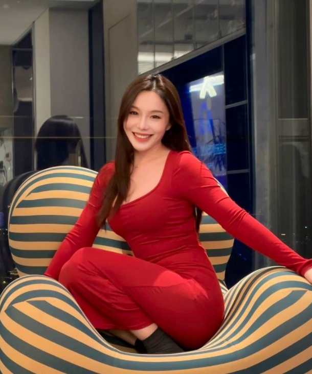 铁锤姐姐yyy个人资料及微密圈合集:166cm/60kg的“微胖”极品御姐,这才是男人梦想! 铁锤姐姐yyy个人资料及微密圈合集:166cm/60kg的“微胖”极品御姐,这才是男人梦想!