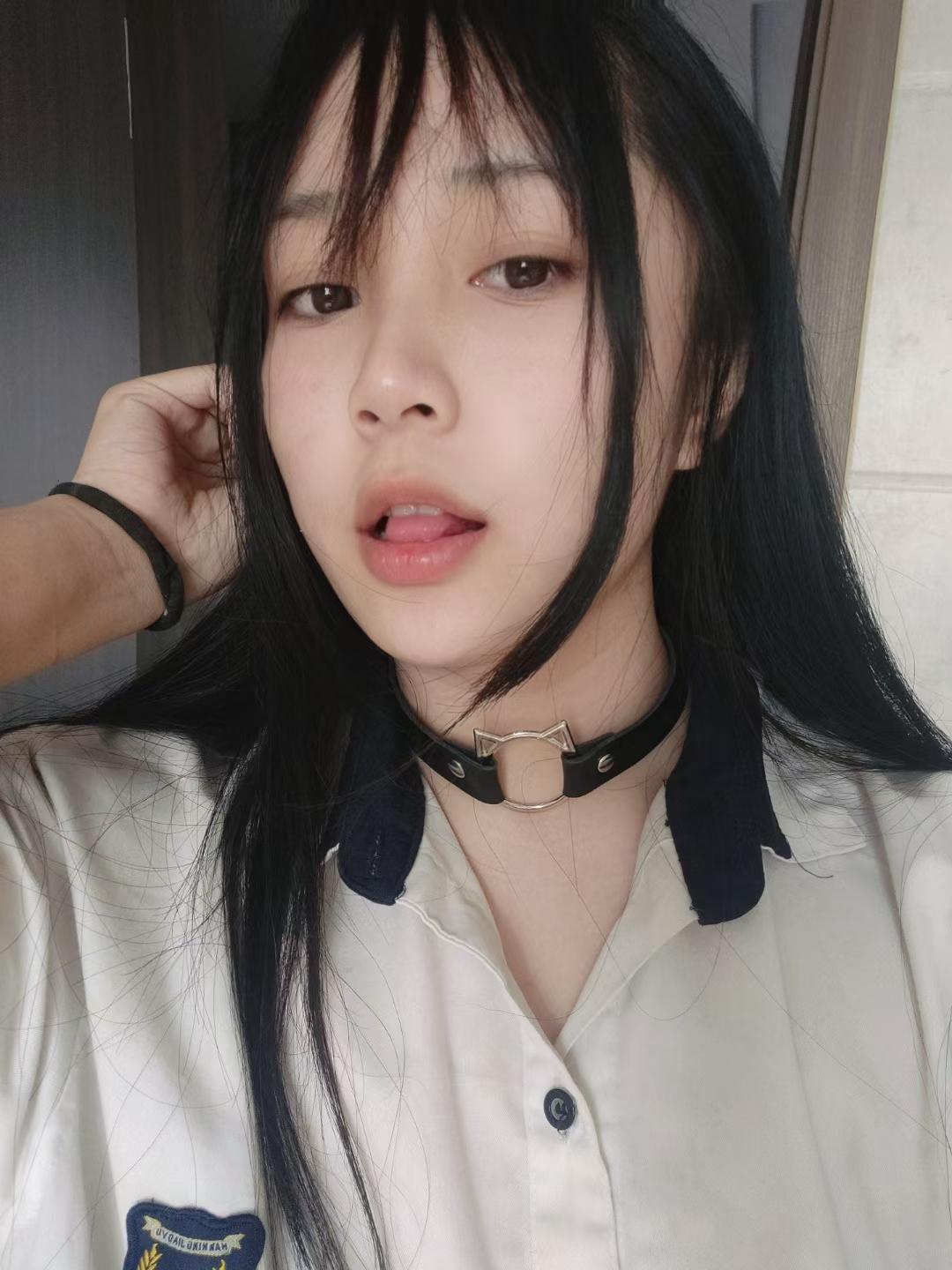 暗黑系纯欲天花板！深扒“宿野suye”：一张厌世脸高级感拉满，身材却辣到犯规，网友：这谁顶得住？