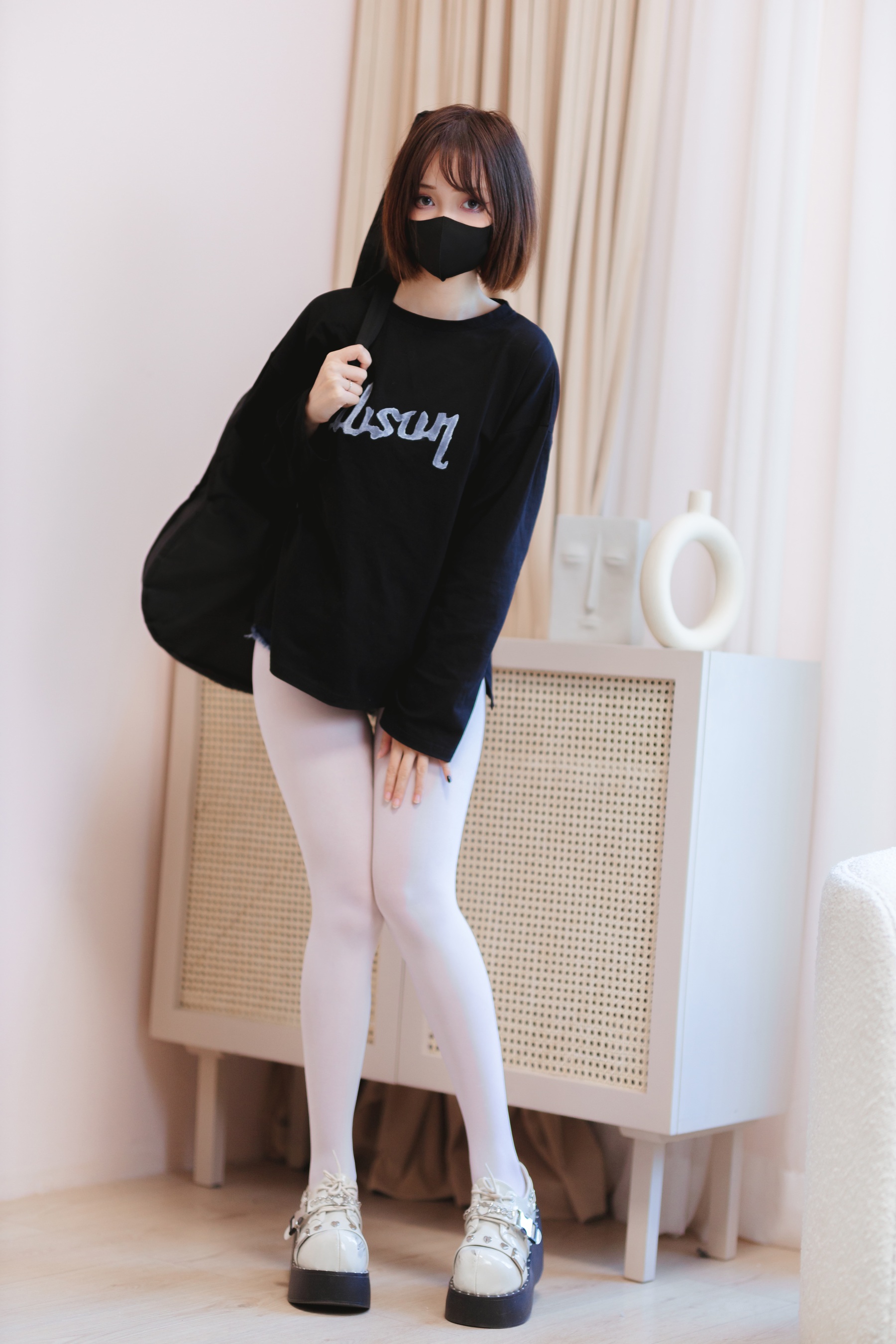 洛桑w伊梓的软萌日常:眼镜、女仆和明日奈兔女郎 洛桑w伊梓的软萌日常:眼镜、女仆和明日奈兔女郎