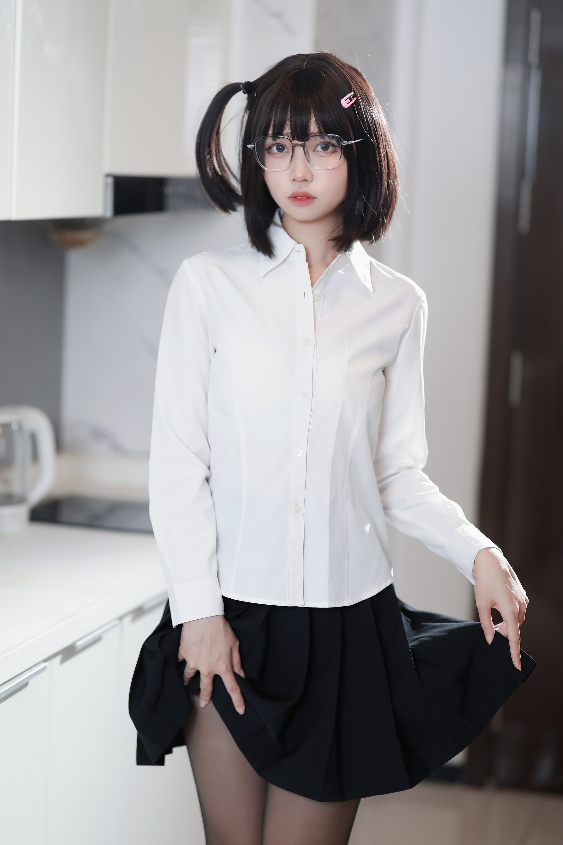 洛桑w伊梓的软萌日常：眼镜、女仆和明日奈兔女郎